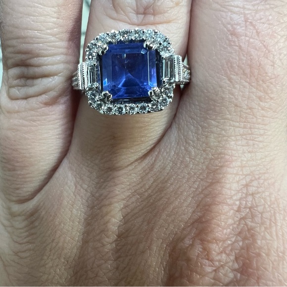 14k White Gold Diamond & Tanzanite Ring - Picture 8 of 11